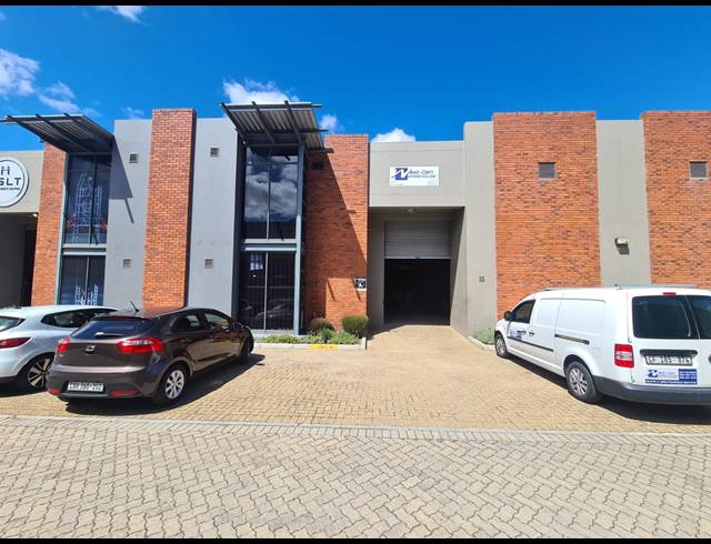 302M² WAREHOUSE TO LET IN STIKLAND INDUSTRIAL